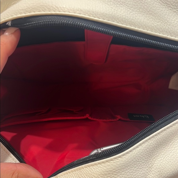 NWT. Bugaboo diaper crossbody bag with accessories. - Picture 5 of 9